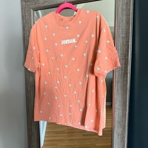 Nike Jordan Jumpman Classics | Standard fit
Ribbed neckband Printed graphic